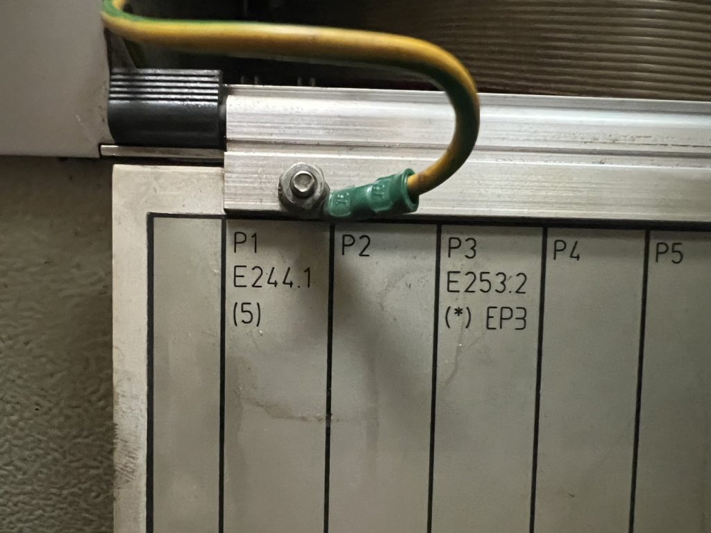 94b9318693e76170dcbb981b2b37daa