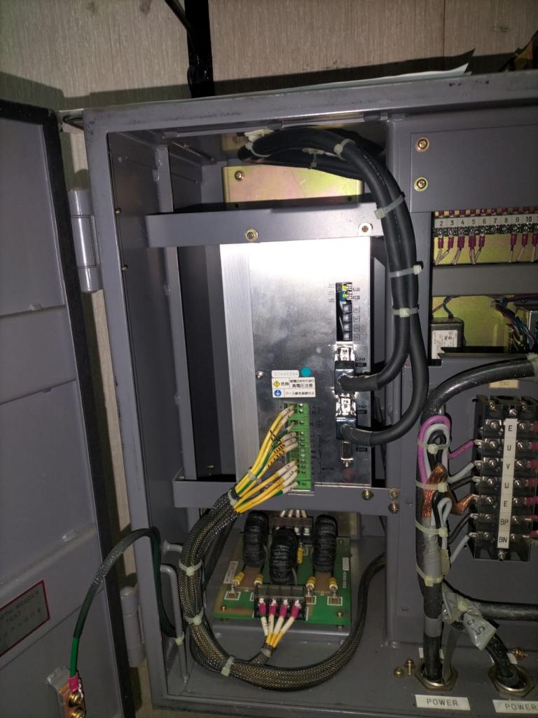 7311f54bd620d0a2d7dd41d6d1a5417f_