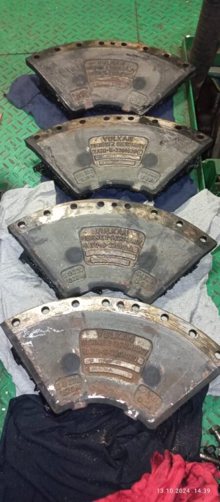 6044186fb4552d2a1c8340eff031d68